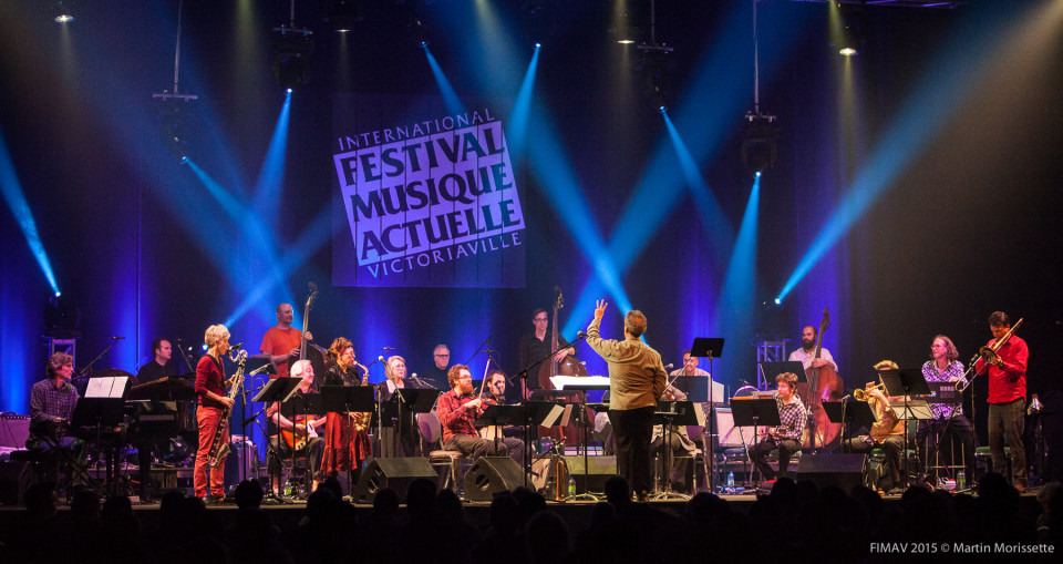 Jean Derome + 19: Résistances en concert au FIMAV 2015 [Photo: Martin Morissette, Victoriaville (Québec), 14 mai 2015]