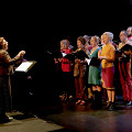 La chorale Chorale Joker dirigée par Joane Hétu en concert au festival Phénomena [Photo: Robin Pineda Gould, Montréal (Québec), 22 octobre 2014]