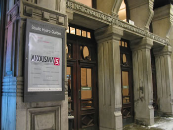 Façade du Monument-National [Photo: Luc Beauchemin, Montréal (Québec), 10 décembre 2008]