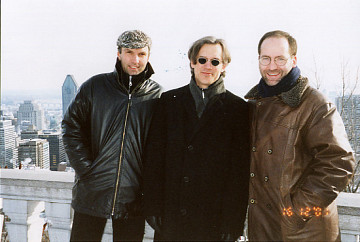 Hans Tutschku and John Young, guest composers for the Rien à voir (10) event, frame Robert Normandeau at Mont-Royal’s Belvedère sud [Montréal (Québec), December 16, 2001]