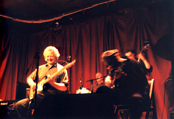 Po (John Heward, Sam Shalabi, Alexandre St-Onge, Rainer Wiens) live at La Sala Rossa [Photo: James Schidlowsky, Montréal (Québec), March 25, 2003]