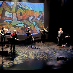 Bozzini Quartet, Nous perçons les oreilles, Jean-Marc Bouchard performing Graffiti 3.0 [Photograph: Céline Côté, Montréal (Québec), October 5, 2018]