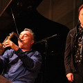 Rencontre de Jim Denley et Joane Hétu en concert [Photo: Laura Krutz, Vancouver (Colombie-Britannique, Canada), 21 novembre 2016]