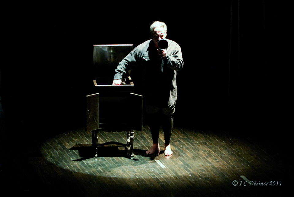 Jean Derome performing the piece Un artiste de la vie first part of the project À la rencontre de Kafka [Photograph: Jean-Claude Désinor, Montréal (Québec), April 1, 2011]