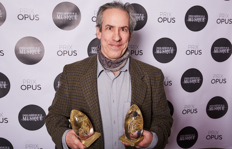 Jean Derome et ses deux prix Opus [Photo: Charles Bélisle, Montréal (Québec), 3 février 2019]