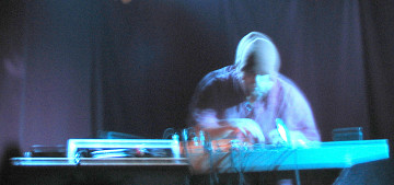 Érick d’Orion in concert, O Patro Vys [Photo: James Schidlowsky, Montréal (Québec), November 25, 2004]