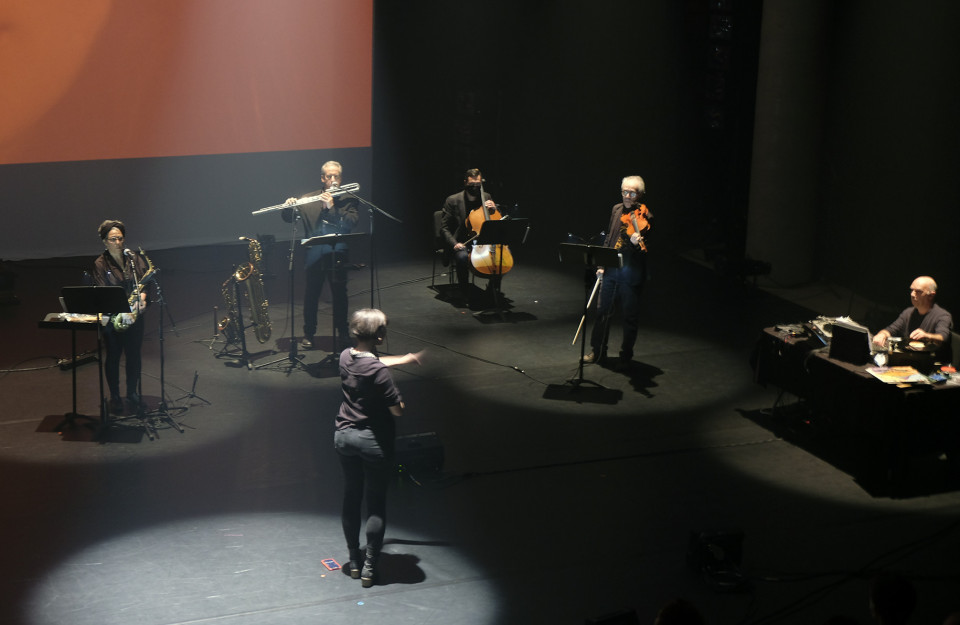 Ensemble SuperMusique (ESM) / Aussi sur la photo: Joane Hétu, Jean Derome, Ida Toninato, Jean-Christophe Lizotte, Jean René, Martin Tétreault [Photo: Céline Côté, Montréal (Québec), 3 octobre 2021]