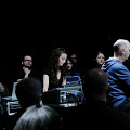 Terri Hron à la console lors de l’interprétation de sa pièce Manhattan Bridge par l’Ensemble SuperMusique (ESM) [Photo: Céline Côté, Montréal (Québec), 10 avril 2019]