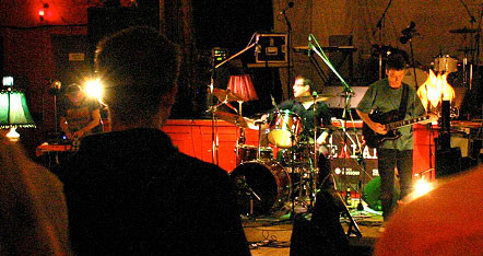 Foodsoon en concert à La Sala Rossa, lors de l’édition 2007 du festival Suoni per il Popolo [Montréal (Québec), juin 2007]