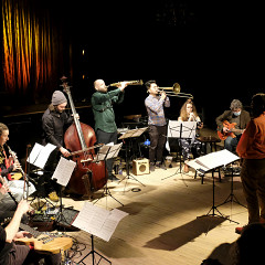 Grand groupe régional d’improvisation libérée (GGRIL) / NYX / GGRIL, La Sala Rossa, Montréal (Québec) [Photo: Céline Côté, 12 avril 2022]