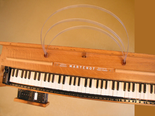 Ondes Martenot, 1976 (7th generation since 1928; 1st generation with transistors); Suzanne Binet-Audet’s instrument. 4/38 [Photo: Luc Beauchemin, Boucherville (Québec), April 2005]