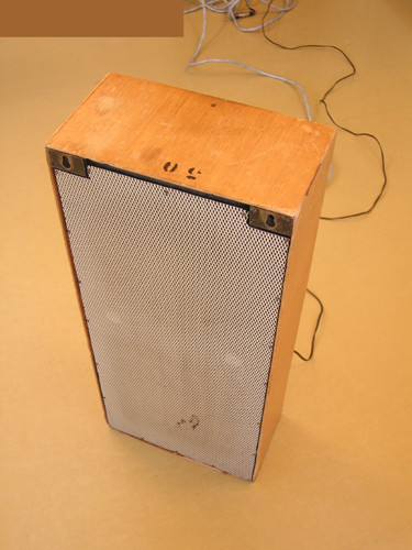 Ondes Martenot, 1976 (7e génération depuis 1928; 1e génération transistorisée); instrument de Suzanne Binet-Audet. 20/38 [Photo: Luc Beauchemin, Boucherville (Québec), avril 2005]