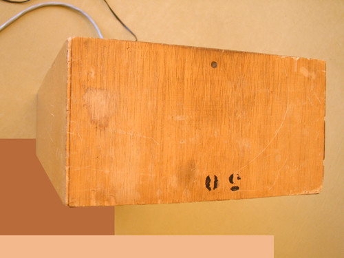 Ondes Martenot, 1976 (7e génération depuis 1928; 1e génération transistorisée); instrument de Suzanne Binet-Audet. 22/38 [Photo: Luc Beauchemin, Boucherville (Québec), avril 2005]