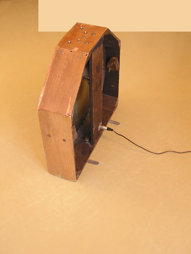 Ondes Martenot, 1976 (7e génération depuis 1928; 1e génération transistorisée); instrument de Suzanne Binet-Audet. 29/38 [Photo: Luc Beauchemin, Boucherville (Québec), avril 2005]