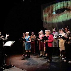 La chorale Chorale Joker dirigée par Joane Hétu en concert au festival Phéonmena [Photo: Robin Pineda Gould, Montréal (Québec), 22 octobre 2014]