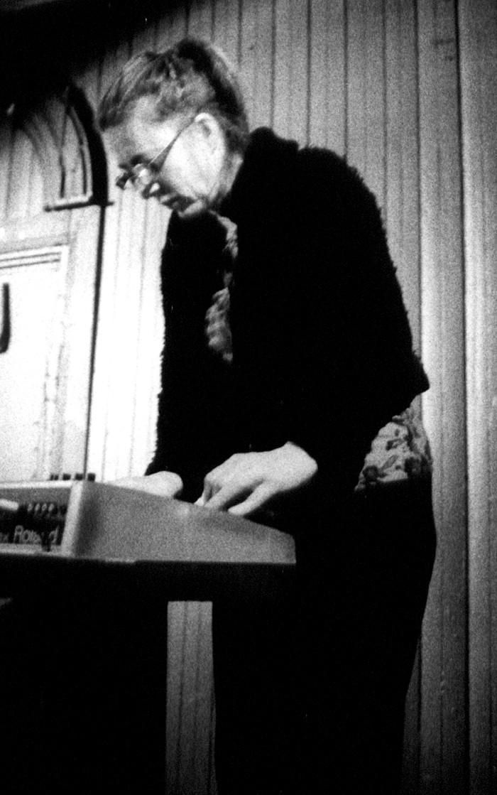 Diane Labrosse en concert à la Casa del Popolo [Photo: Philémon Girouard, Montréal (Québec), 20 avril 2002]