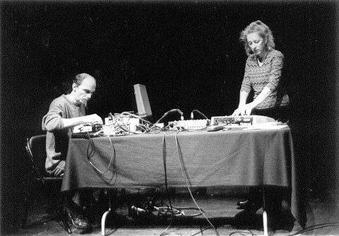 Parasites (Martin Tétreault, Diane Labrosse) live at La Chapelle [Photograph: Céline Côté, Montréal (Québec), November 27, 2001]