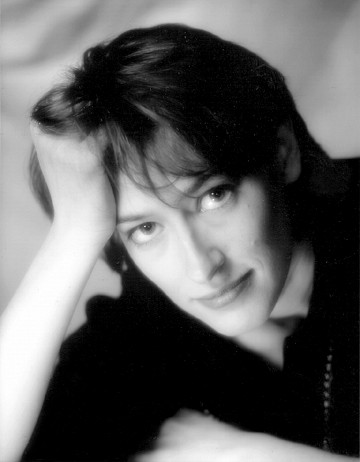Elainie Lillios [Photo: Hagemeyer, 2002]