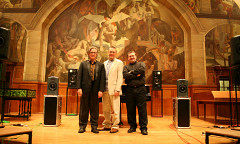 Robert Normandeau, Andrew Lewis et Jonty Harrison sur la scène du Powis Hall, Bangor University [Bangor (Pays de Galles, RU), 30 octobre 2008]
