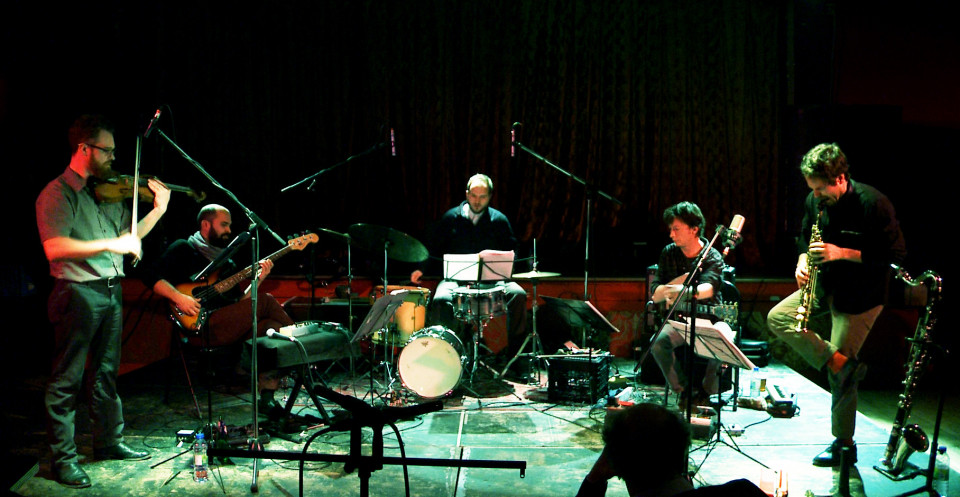 Quartetski (de gauche à droite: Joshua Zubot, Pierre-Yves Martel, Isaiah Ceccarelli, Bernard Falaise, ) [Photo: Robin Pineda Gould, Montréal (Québec), 4 novembre 2014]